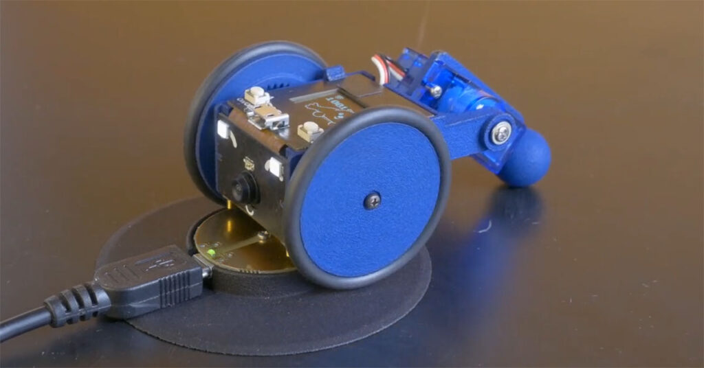 Giby mini-robot explorer monde miniature