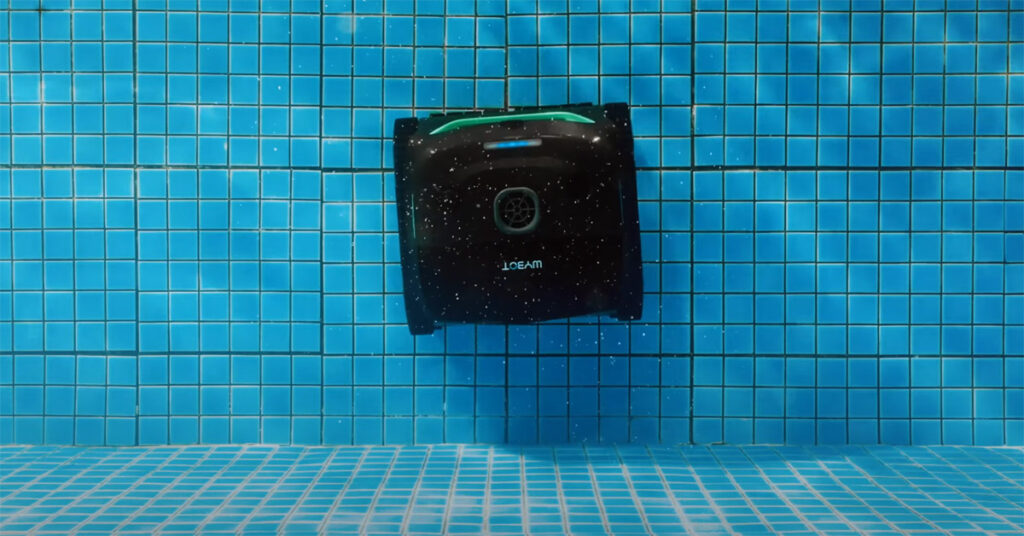 Robot nettoyeur ligne d'eau piscine